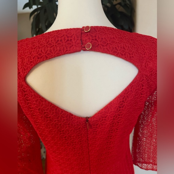 ❤️NWOT Trina Turk Holiday Red Keyhole Back Textured 3/4 Sleeve Cocktail Dress 4 - Picture 6 of 10